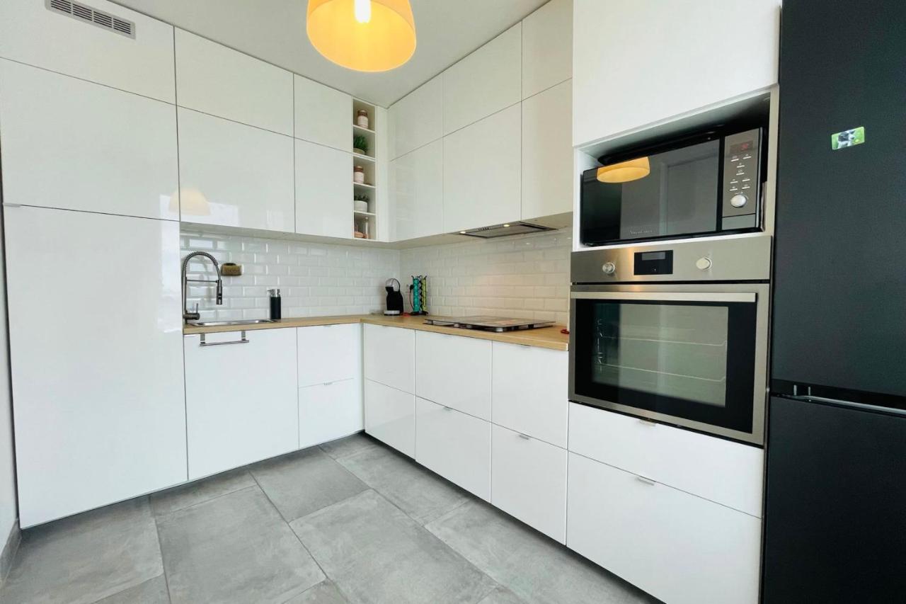 Bright Apartment In A New Building With Garage Tours Zewnętrze zdjęcie