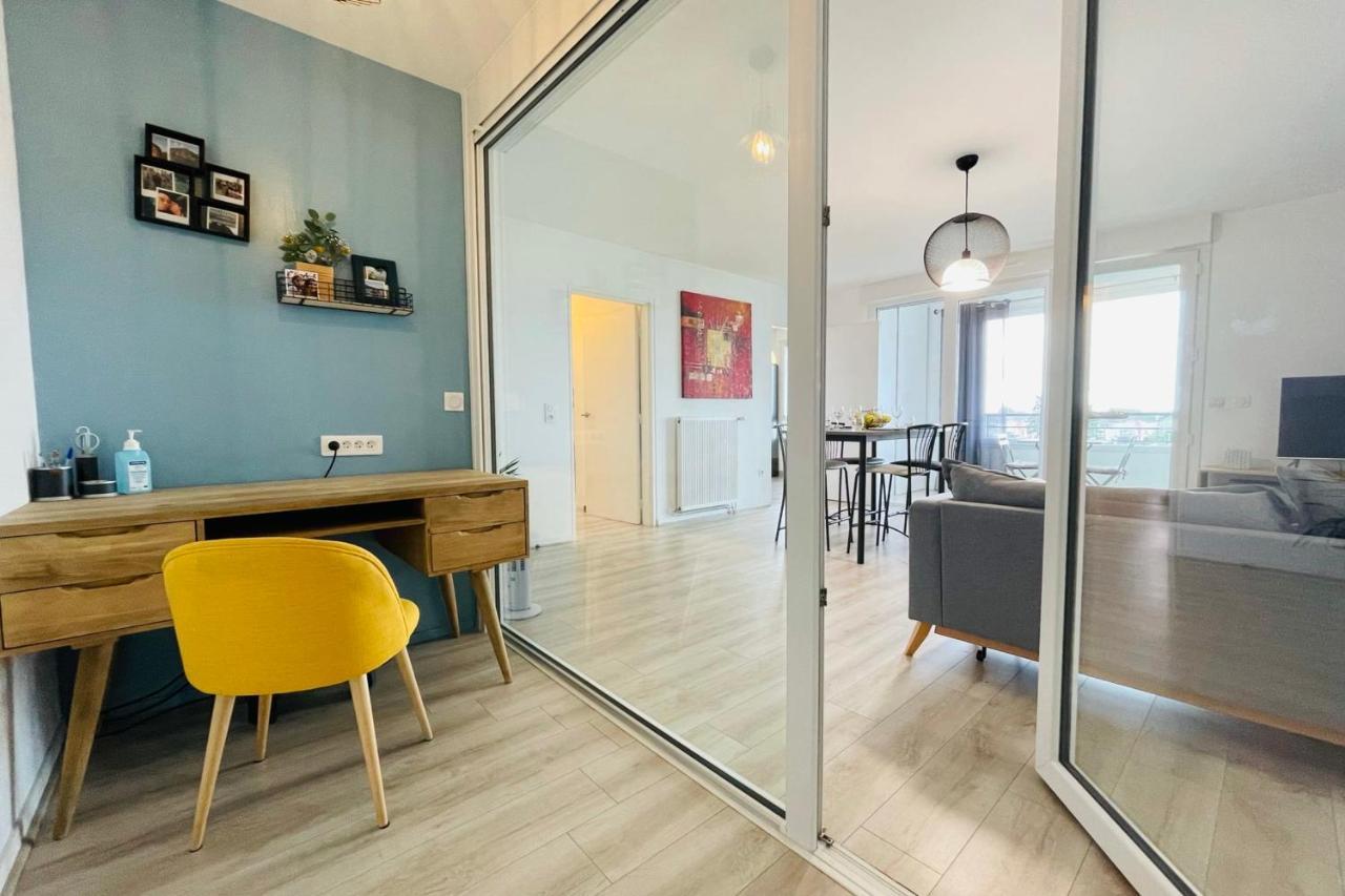 Bright Apartment In A New Building With Garage Tours Zewnętrze zdjęcie