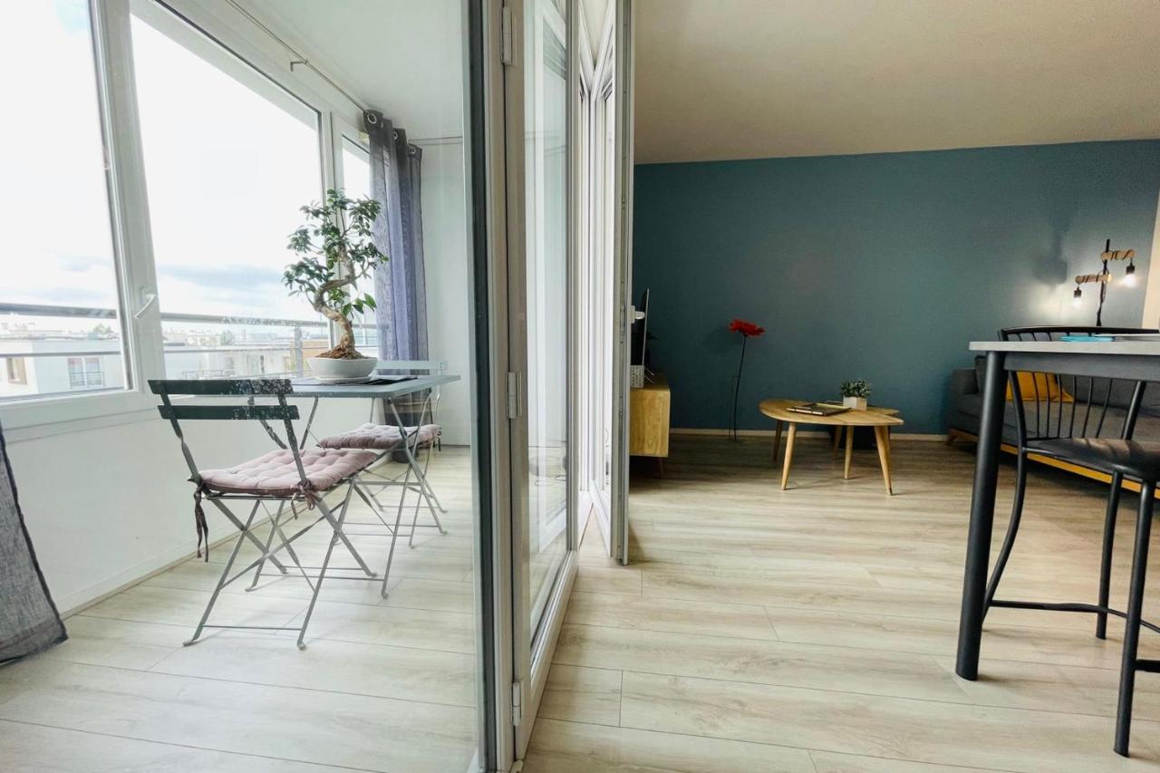 Bright Apartment In A New Building With Garage Tours Zewnętrze zdjęcie