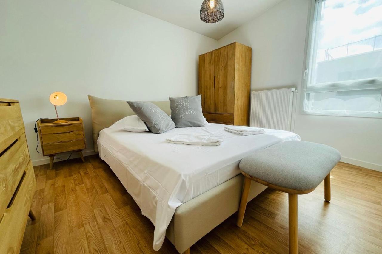 Bright Apartment In A New Building With Garage Tours Zewnętrze zdjęcie