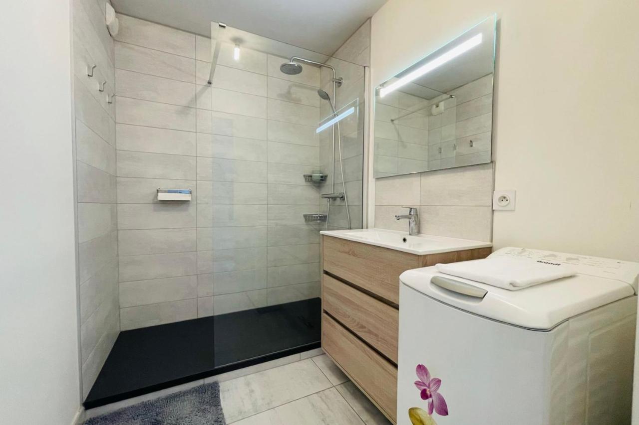 Bright Apartment In A New Building With Garage Tours Zewnętrze zdjęcie